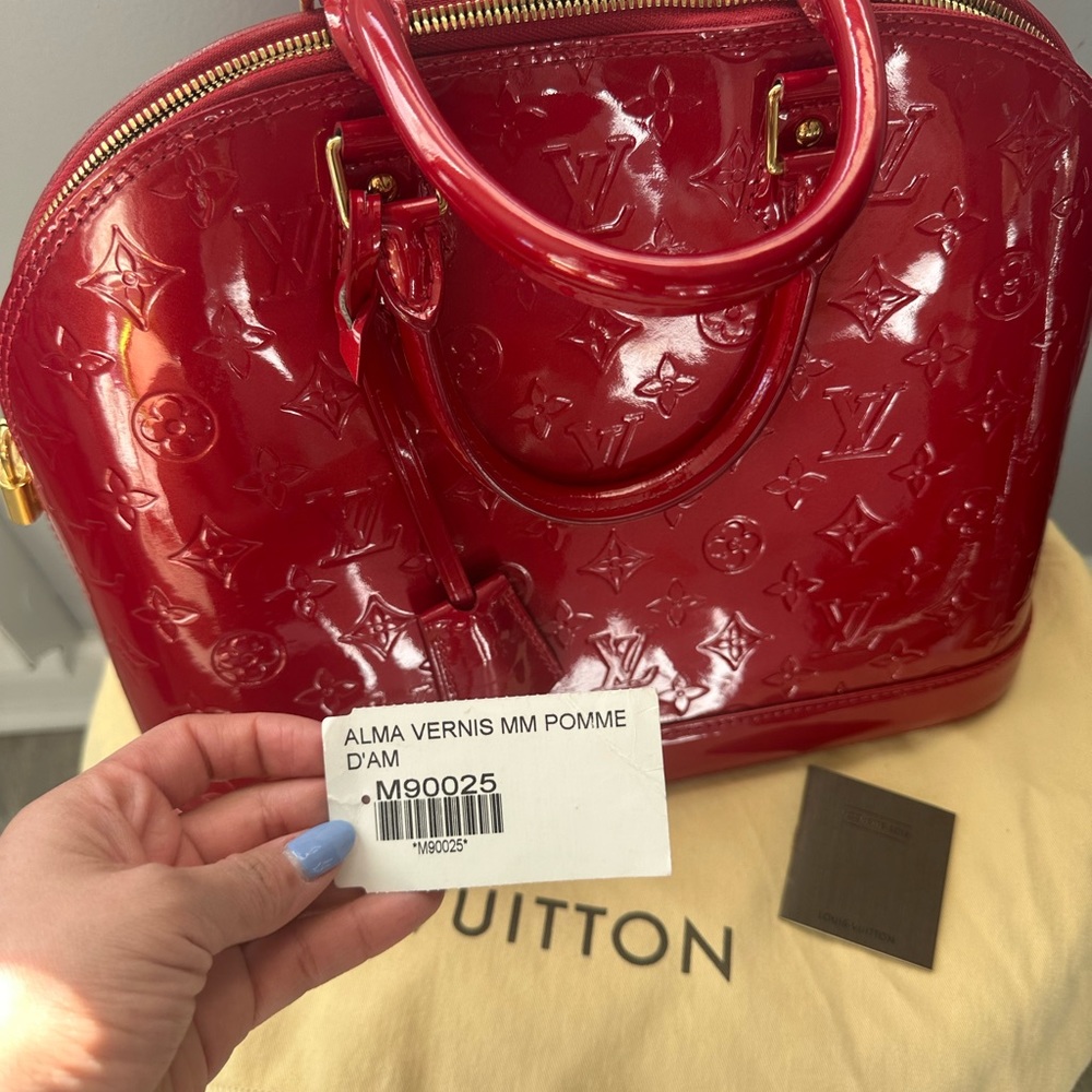 LOUIS VUITTON